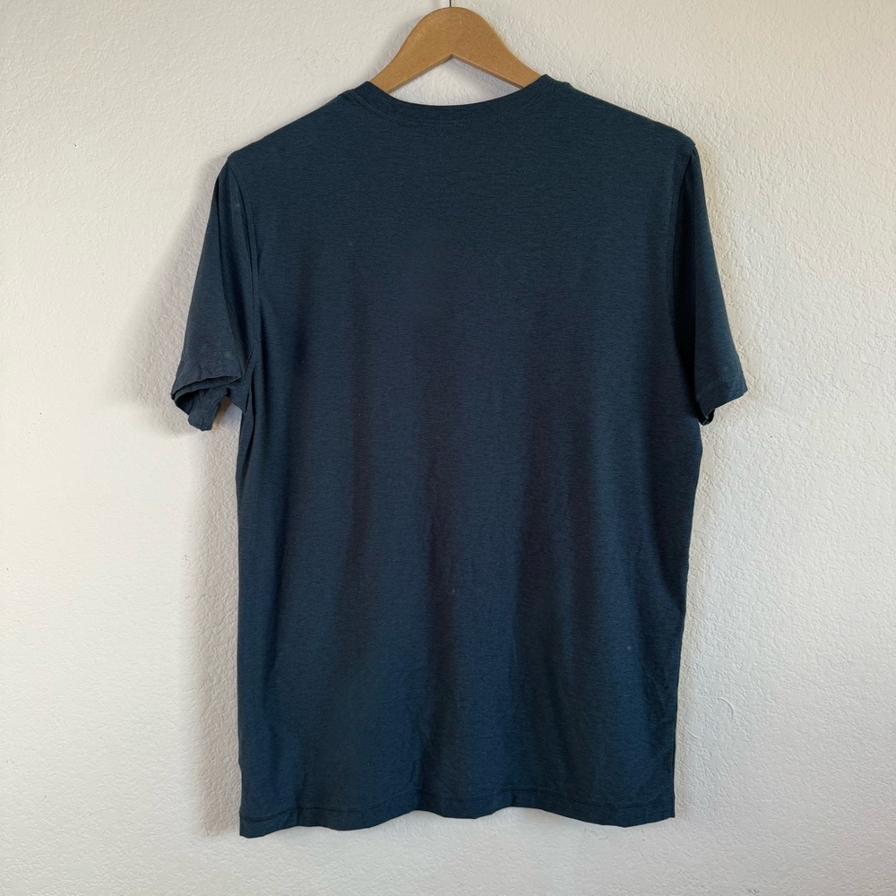 Vuori Strato Tech Tee Heather Navy Blue Short Sleeve T Shirt V126 Size Small - Picture 6 of 12